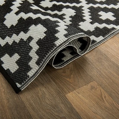 World Rug Gallery Trellis Geometric Reversible Plastic Outdoor Rugs 4 World Rug Gallery Trellis Geometric Reversible Plastic Outdoor Rugs - Image 4